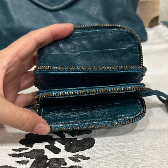 Wanderers Teal Marseille Crossbody Clutch with Venetian Card Wallet Set - Picture 7 of 12